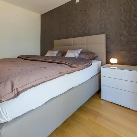 Goldy Apartment *